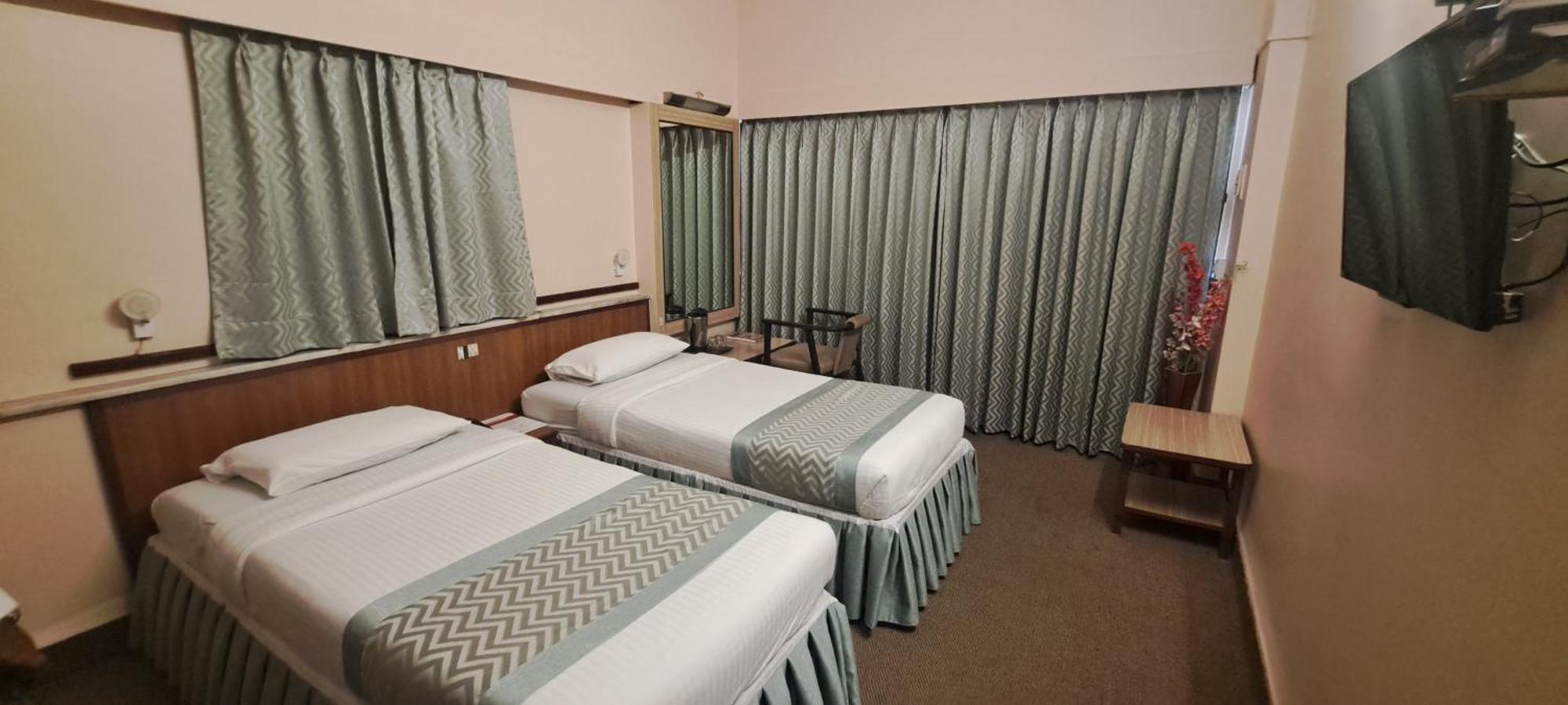 Hotel Swaroop Pune Esterno foto