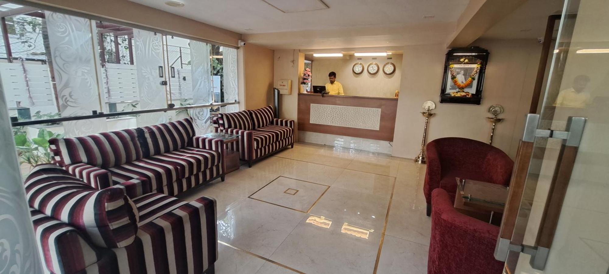 Hotel Swaroop Pune Esterno foto