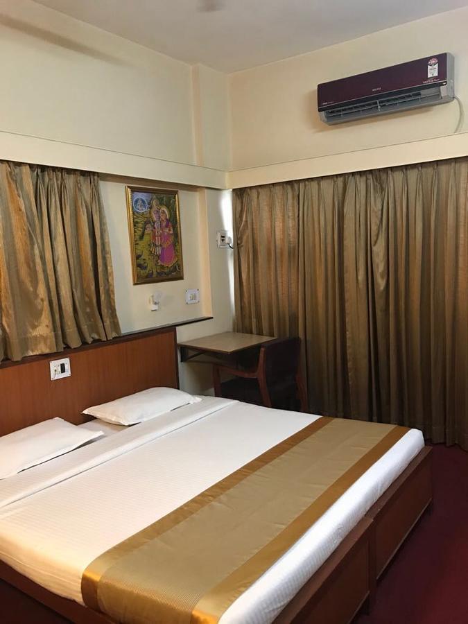 Hotel Swaroop Pune Esterno foto