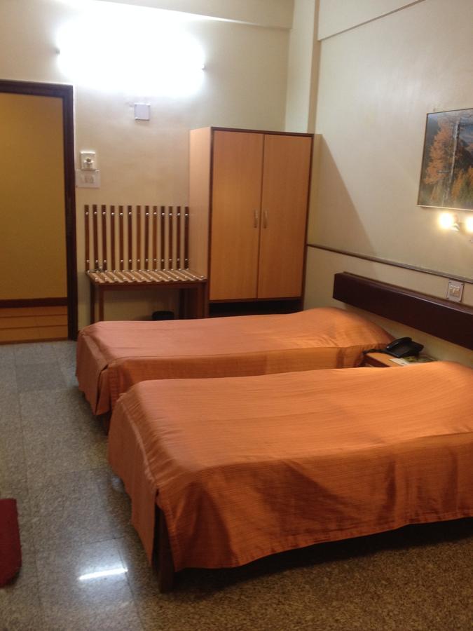 Hotel Swaroop Pune Esterno foto