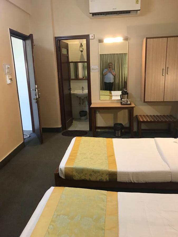 Hotel Swaroop Pune Esterno foto